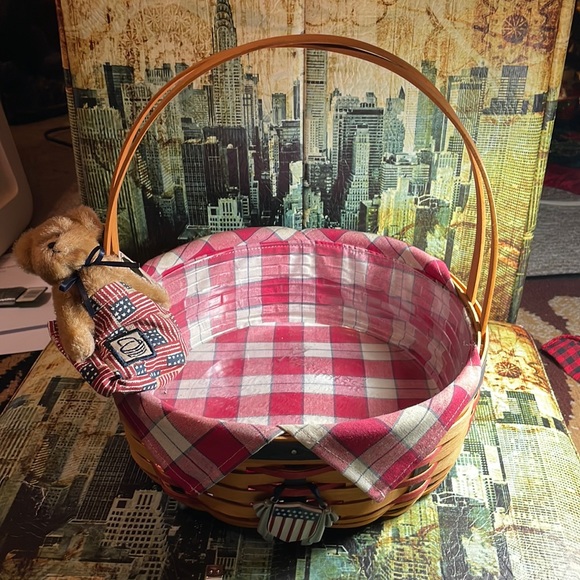 Longaberger Other - 2002 All-American Collection Casserole Basket Combo with Boyd’s Bear